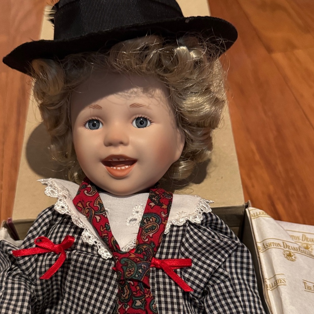 1992 Ashton Drake Gallery Porcelain Doll - Peanut